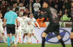 Fluminense leva susto, mas é 1º classificado à semi da Libertadores