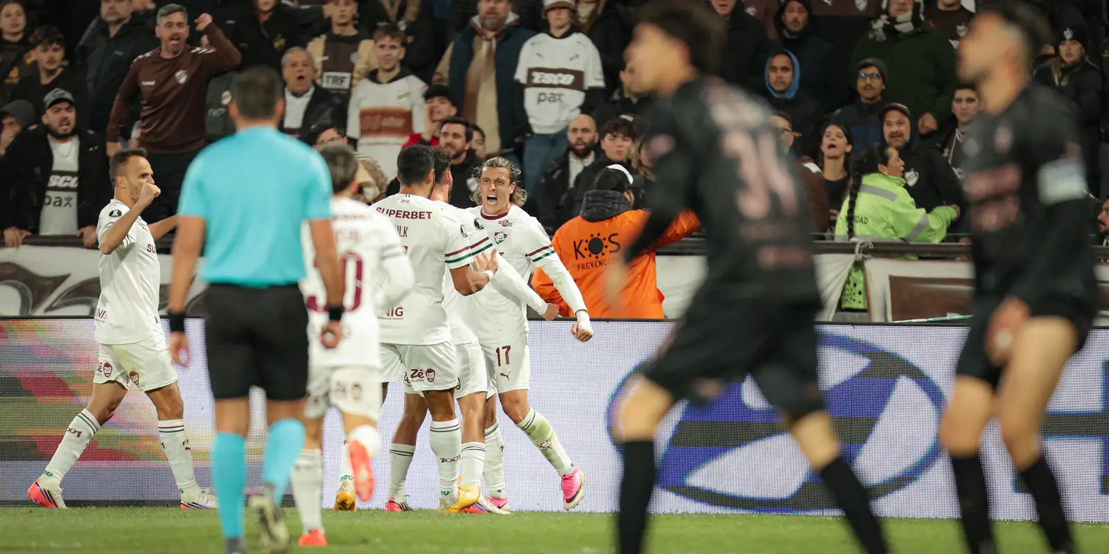 Imagem referente a Fluminense leva susto, mas é 1º classificado à semi da Libertadores