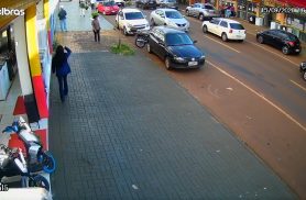 Vídeo mostra reação de populares após criança de 4 anos ser atropelada em Cascavel