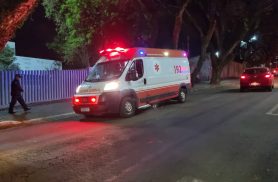 Mulher sofre queimadura no olho após contato com argamassa em Cascavel