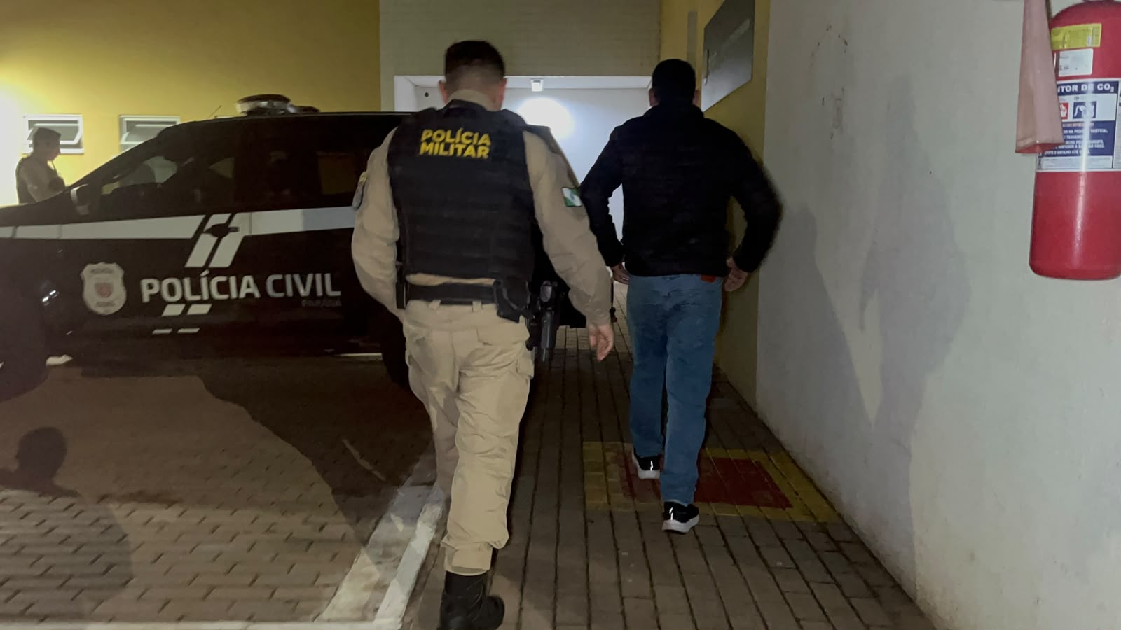 Motorista descontrolado ameaça policial e mulher antes de ser detido na Região Oeste de Cascavel