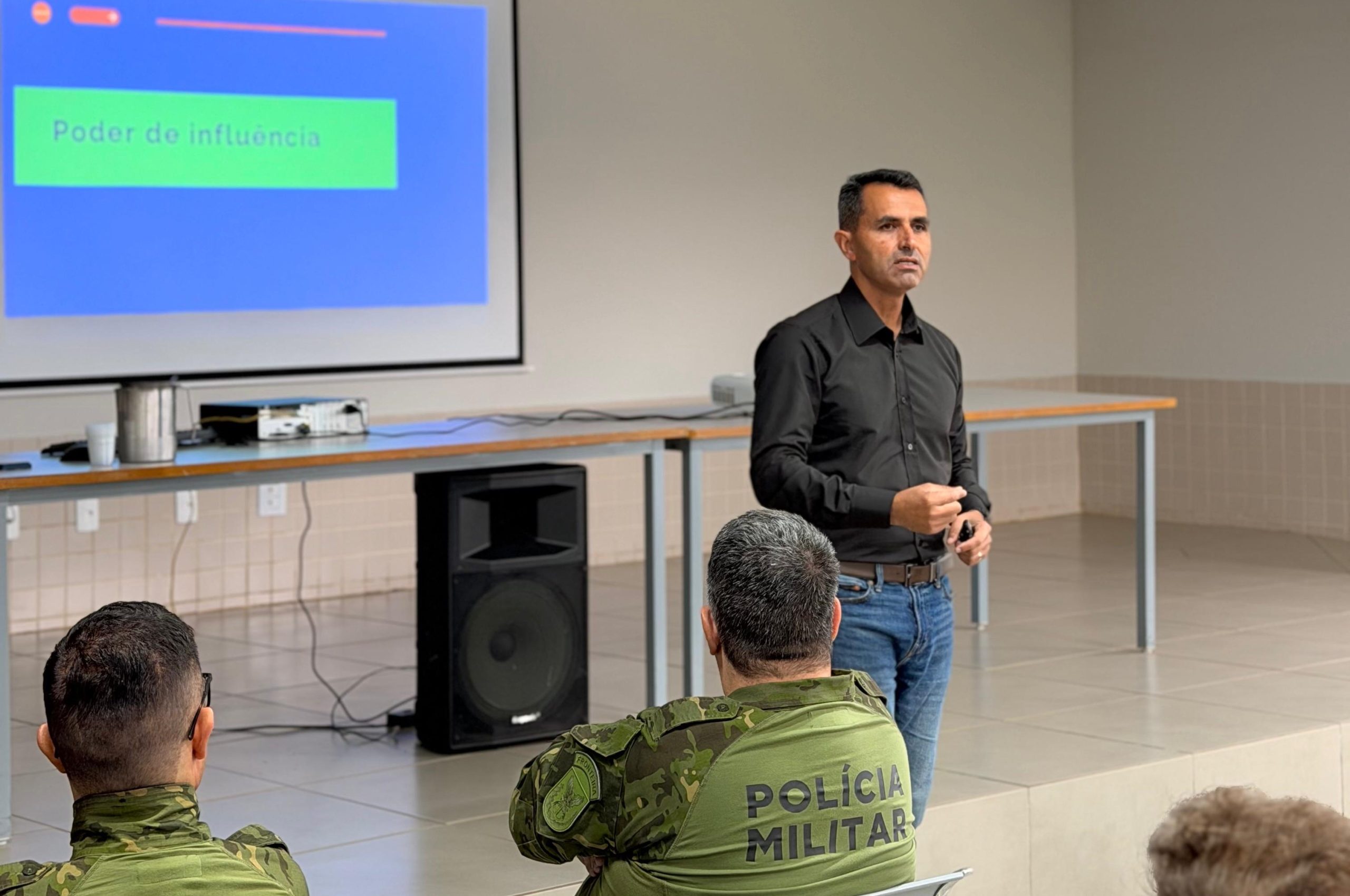 Casa Militar no BPFRON: Coronel Tordoro ministra palestra para futuros policiais em Guaíra Imagem referente a Casa Militar no BPFRON: Coronel Tordoro ministra palestra para futuros policiais em Guaíra