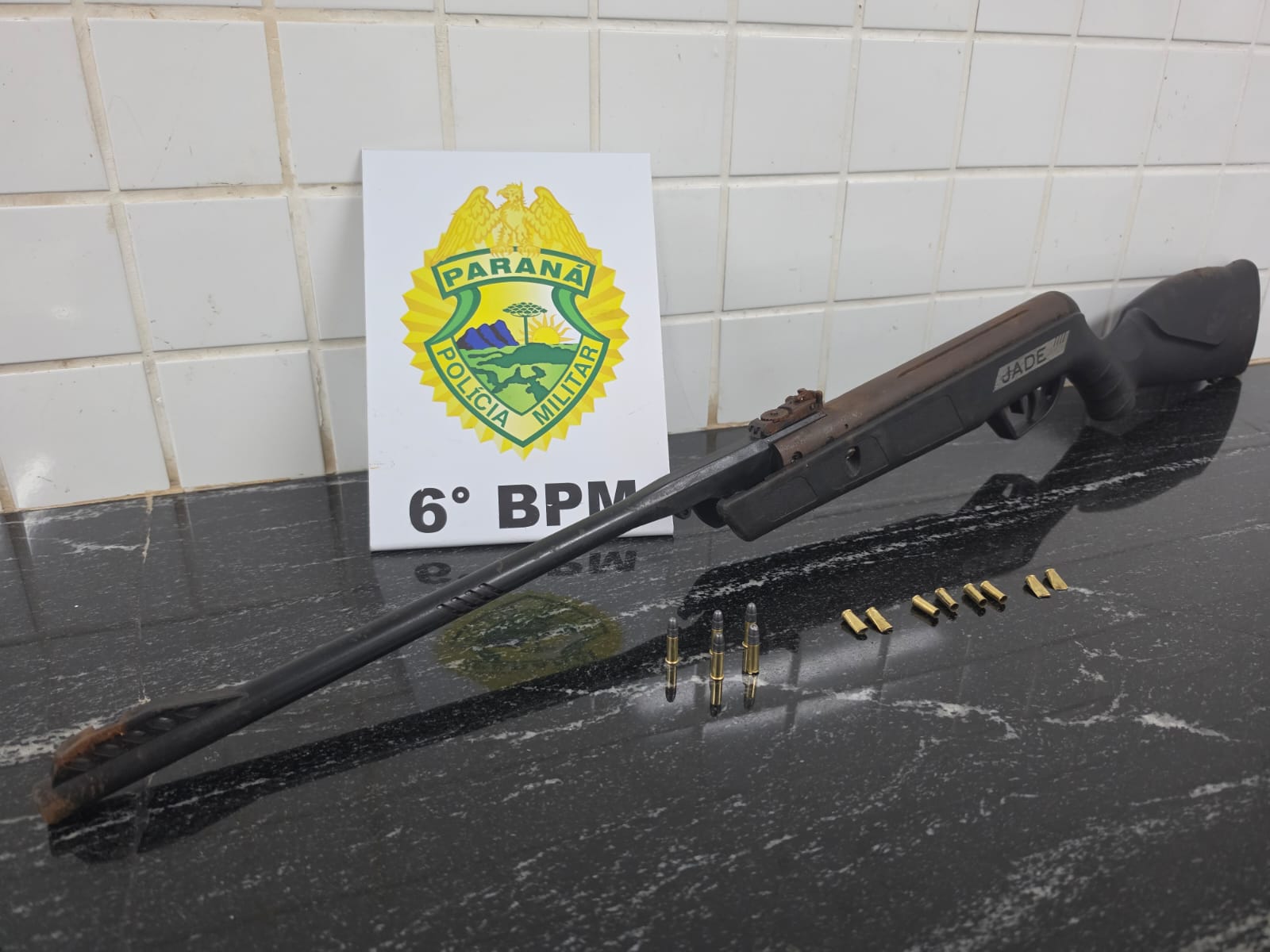 Homem é preso após assumir disparos de arma de fogo em via pública em Cascavel Imagem referente a Homem é preso após assumir disparos de arma de fogo em via pública em Cascavel