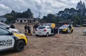 Ação rápida entre PM de SC e PR recupera carro de taxista vítima de assalto