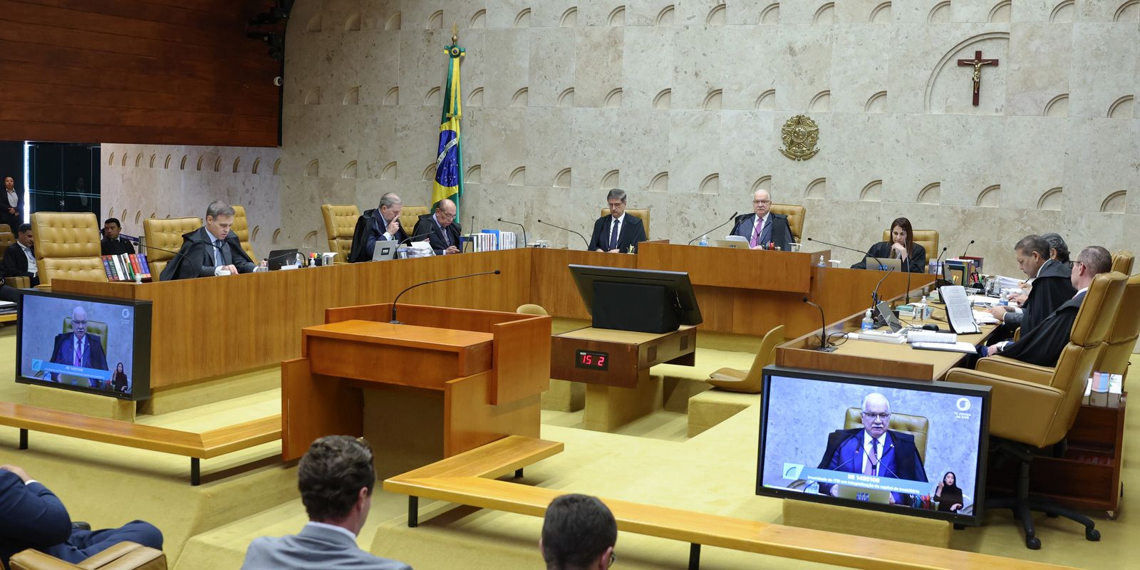 Imagem referente a STF retoma sessões após suspensão de casos Moraes e Mendonça