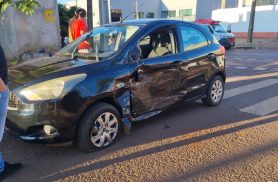 Acidente em Cascavel deixa motociclista com fratura no braço na Avenida Piquiri