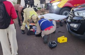 Mulher fica ferida após grave colisão entre patinete elétrico e Santa Fé no Bairro Siena, em Cascavel