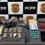 Imagem relativa a PCPR e PMPR prendem três pessoas e apreendem armas, munições e drogas em Rio Negro