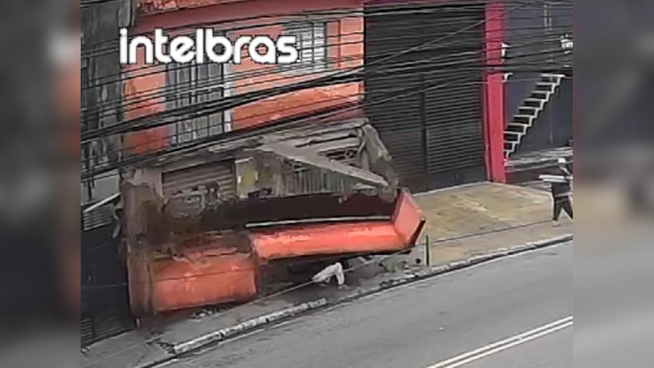 Imagem referente a Marquise desaba sobre idoso em Guaianases e homem morre
