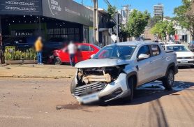 Acidente de trânsito deixa mulher ferida no Centro de Cascavel