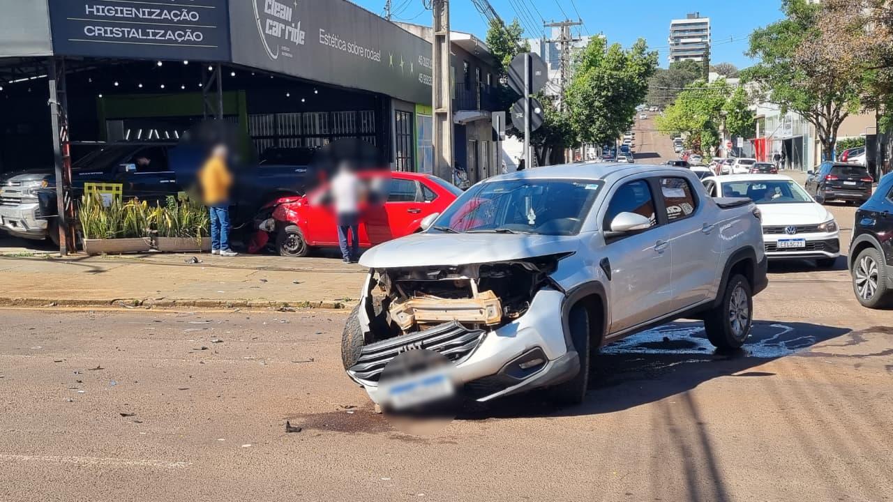 Acidente de trânsito deixa mulher ferida no Centro de Cascavel