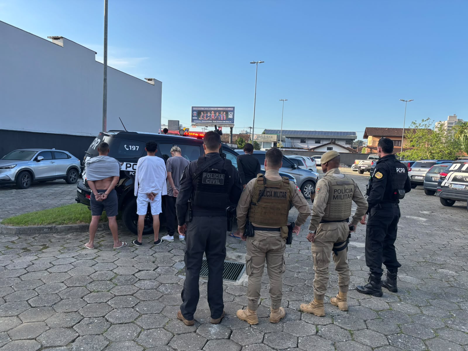 Polícia Civil prende 15 suspeitos de furtos de caminhonetes em operação em Toledo, Cascavel e região