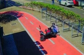 Acidente com moto elétrica em Cascavel: veículo acelera e atinge jovem após queda