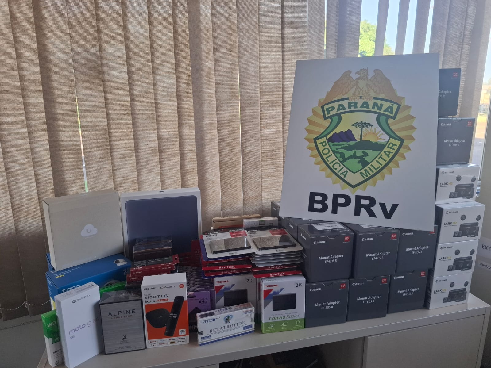 Imagem referente a Fiscalização encontra mercadorias estrangeiras avaliadas em R$ 90 mil em ônibus