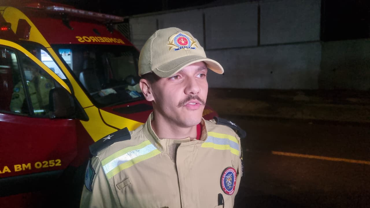 “Ficou pendurado pelo pé”: bombeiro relata horas de desespero de idoso que ficou esperando resgate