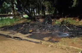 Incêndio em Cascavel mobiliza Bombeiros no Bairro Santos Dumont para controlar chamas em entulho