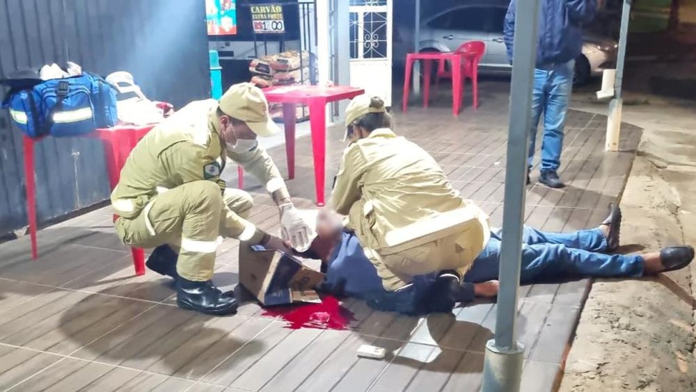 Queda deixa homem de 56 anos ferido no bairro Periolo Imagem referente a Queda deixa homem de 56 anos ferido no bairro Periolo
