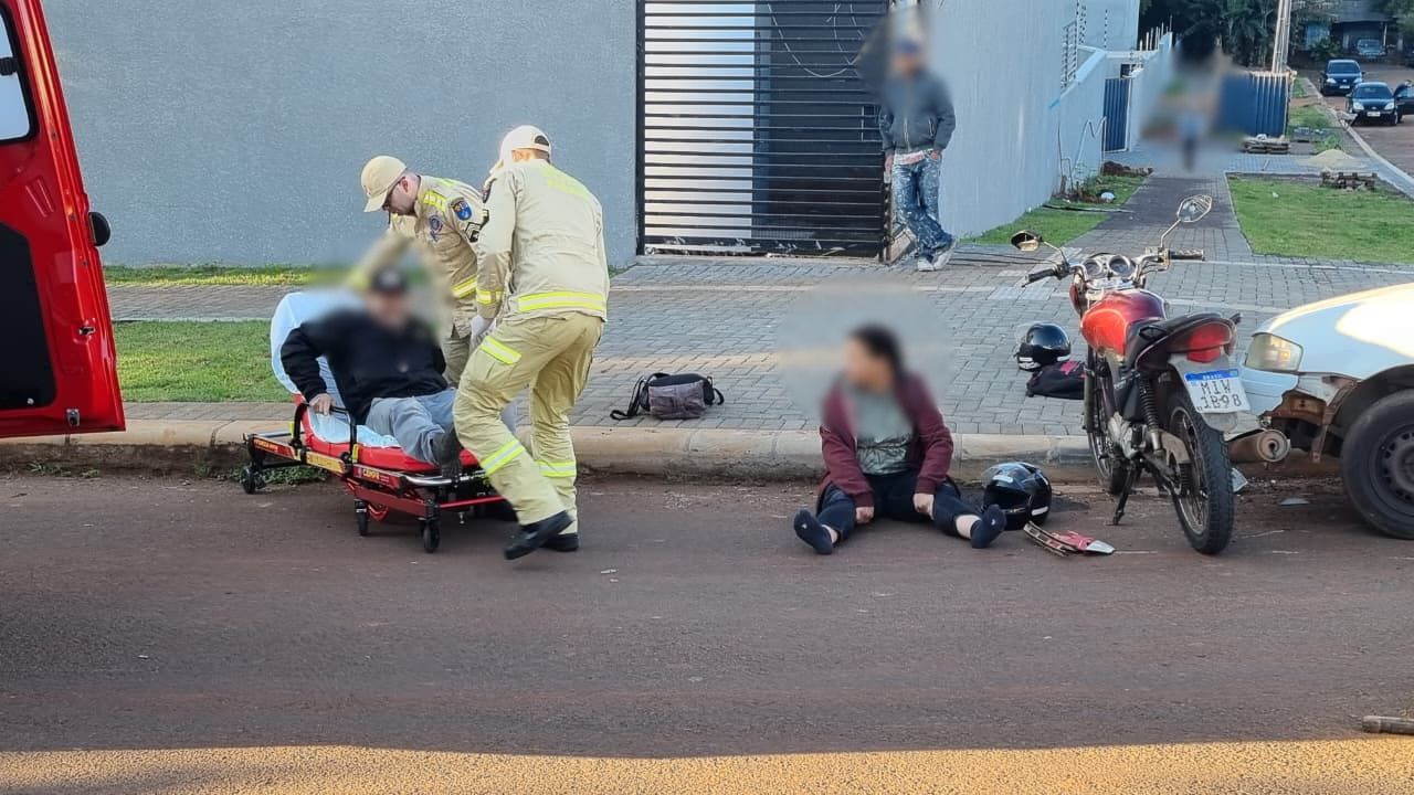 Acidente em Cascavel deixa dois motociclistas feridos no Bairro Neva