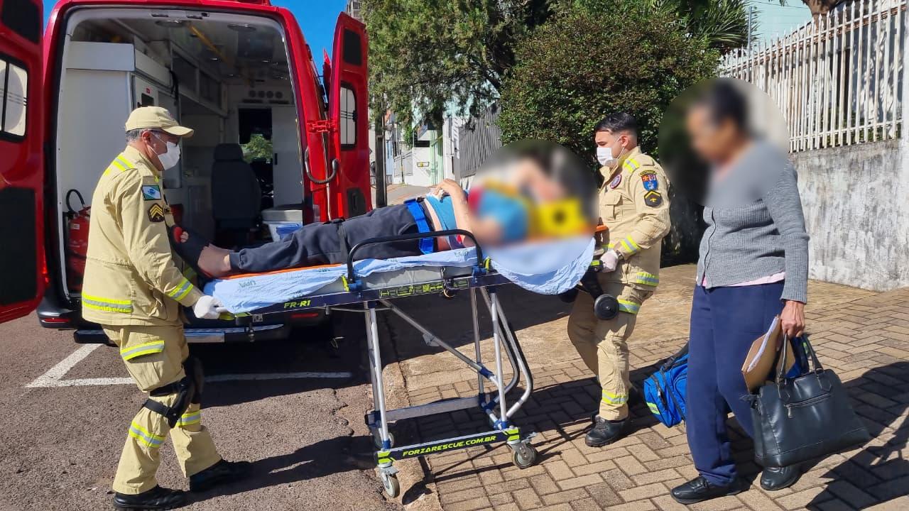 Idoso é socorrido pelo Siate após sofrer queda