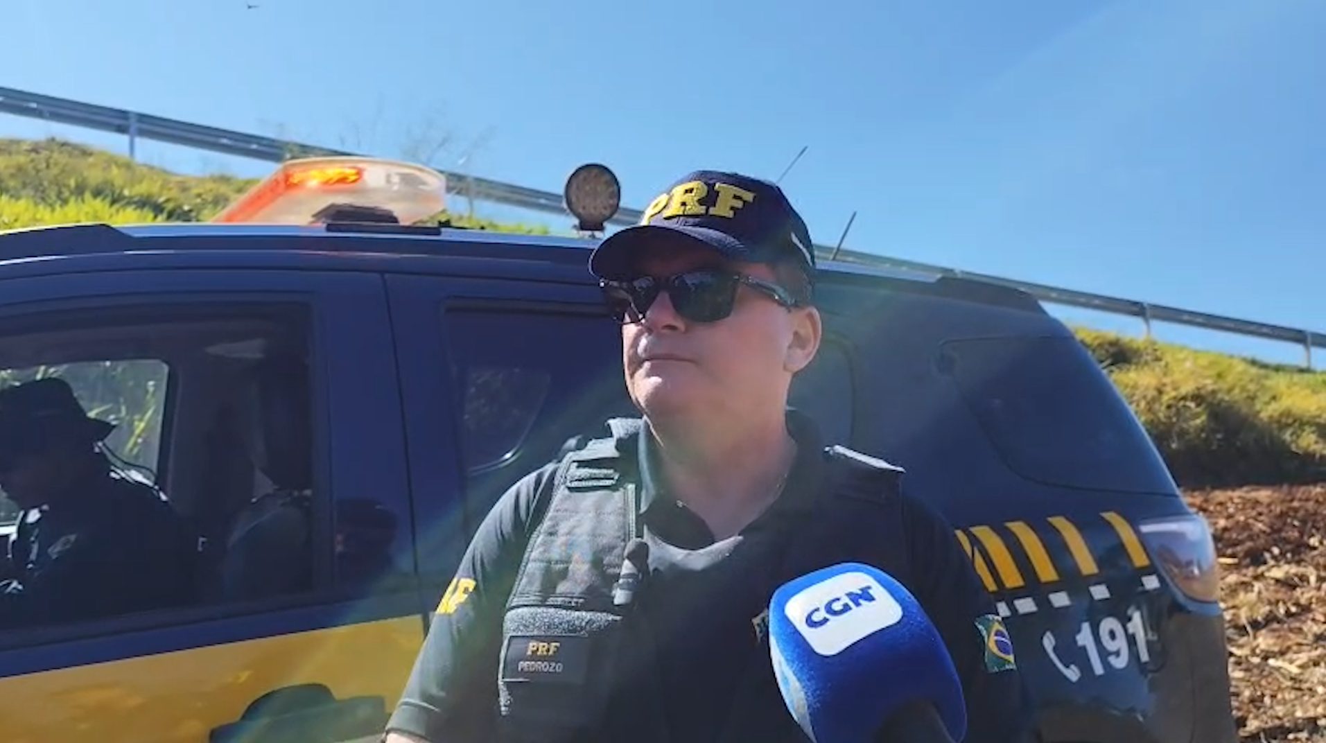 PRF dá detalhes sobre caminhão que caiu em barranco na BR-163