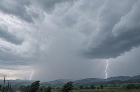 Paraná tem previsão de chuvas fortes e temporais durante o fim de semana