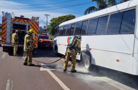 Princípio de incêndio em micro-ônibus mobiliza Bombeiros em Cascavel