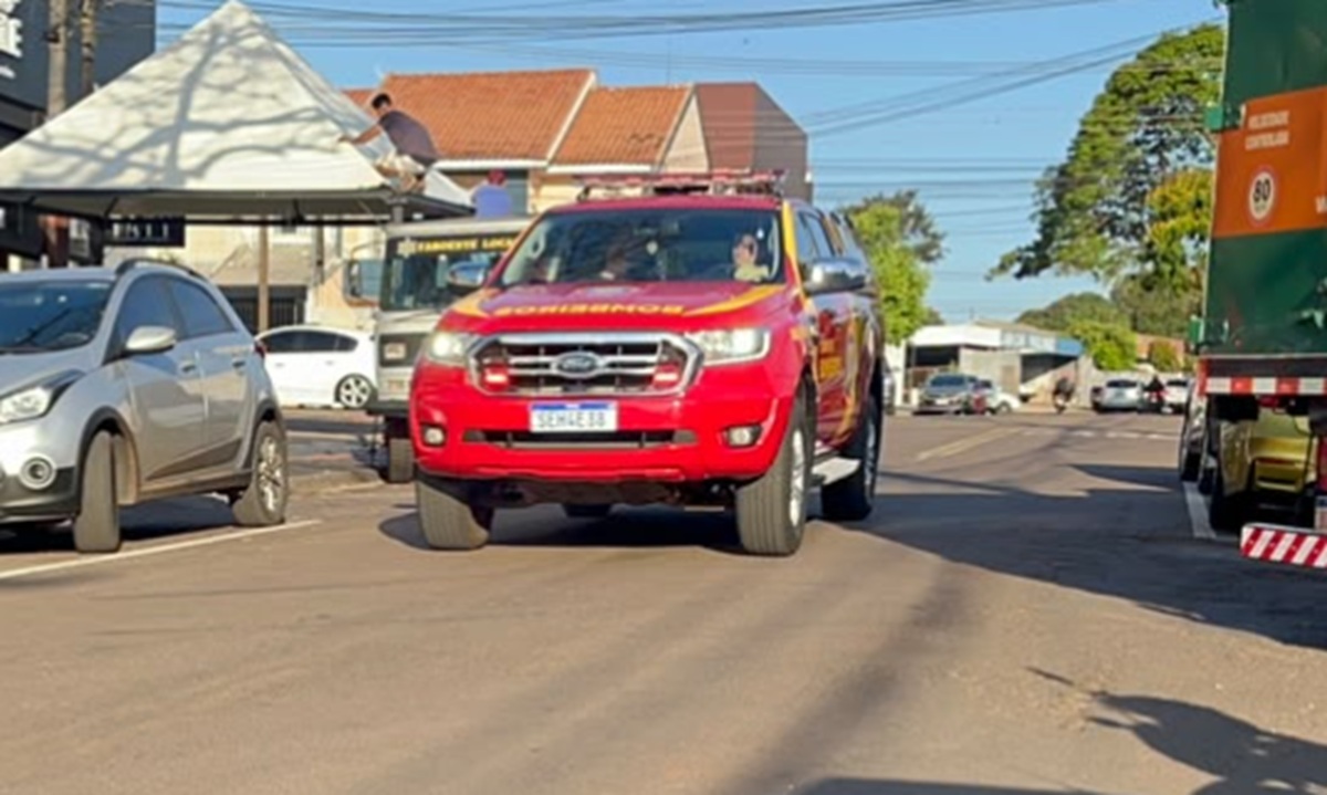 Jovem novato sofre fratura na perna em acidente de trabalho dentro de empresa em Cascavel