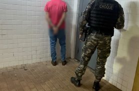 Rapaz de 24 anos é detido com veículo furtado em posto na BR-277