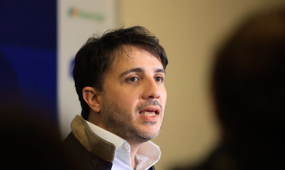 Imagem referente a Renan propõe cortes na Previdência e alterar pisos da saúde e educação