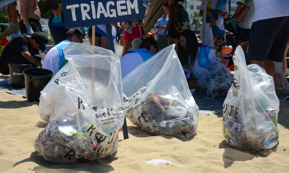 Praias de cinco estados vão receber mutirões de limpeza em setembro Imagem referente a Praias de cinco estados vão receber mutirões de limpeza em setembro