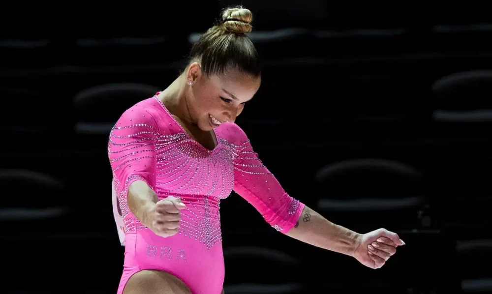 Imagem referente a Flávia Saraiva é ouro nas assimétricas da Copa do Mundo de ginástica