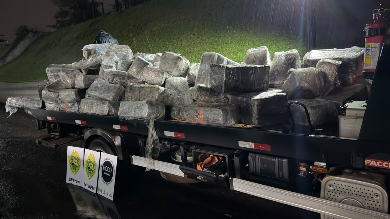 Quase 3 toneladas de maconha são apreendidas em carga de sucata na BR-277 em Santa Terezinha do Itaipu