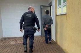 Homem ameaça a nora e é detido pela Guarda Municipal em Cascavel Homem ameaça a nora e é detido pela Guarda Municipal em Cascavel
