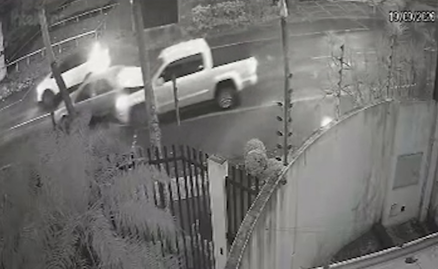 Câmera registra acidente entre três veículos no Centro de Cascavel