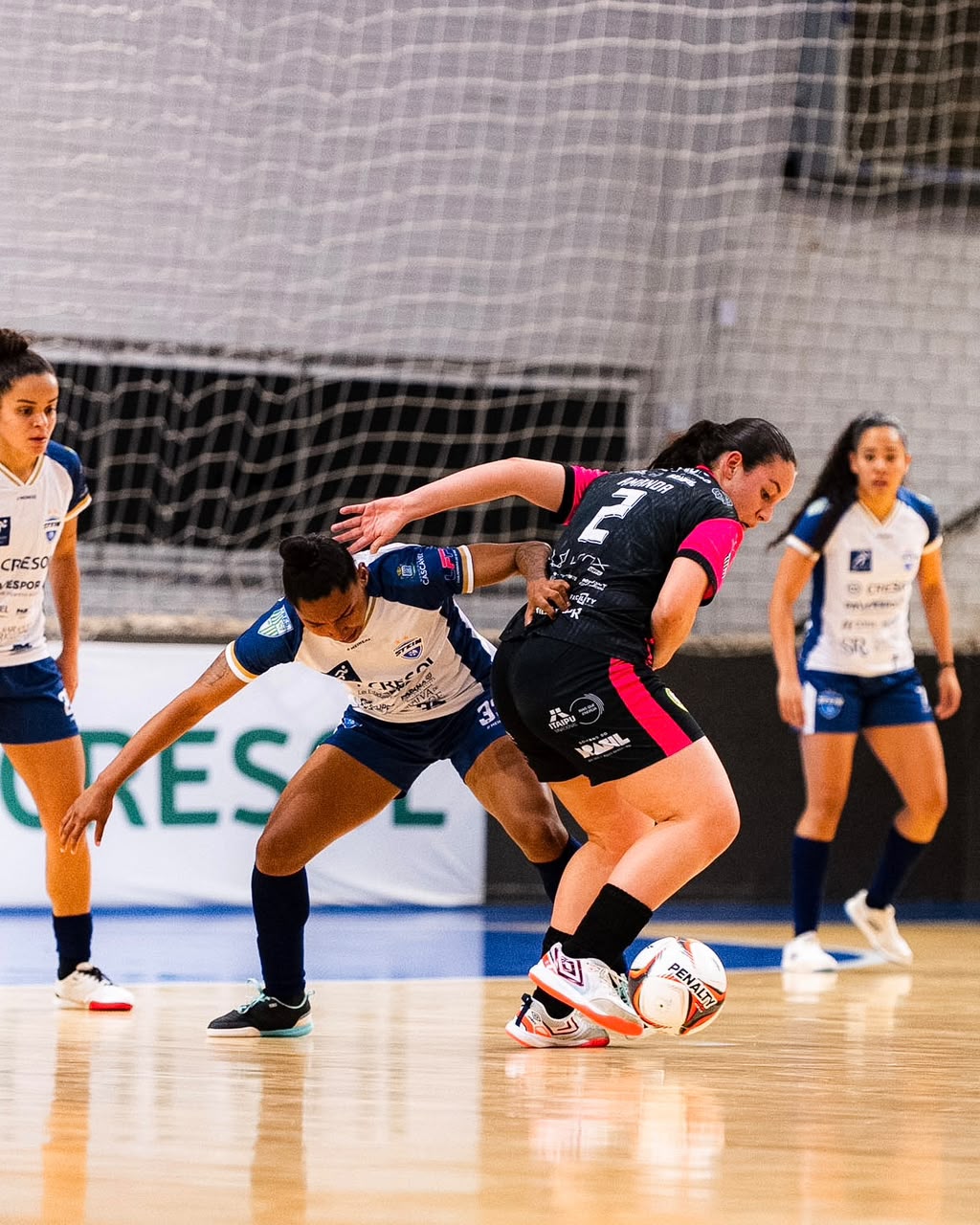 Stein Cascavel Futsal goleia Colombo, mantém 100% de aproveitamento e faz o Caldeirão da Neva ferver