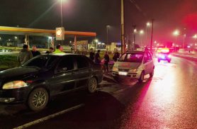 Acidente no Trevo Cataratas em Cascavel termina com motorista conduzido pela PRF Acidente no Trevo Cataratas em Cascavel termina com motorista conduzido pela PRF