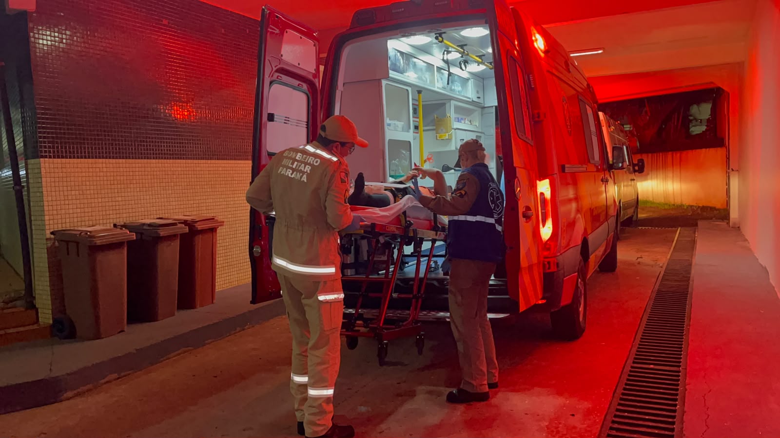 Jovem sofre fratura na perna durante jogo de futsal em Cascavel