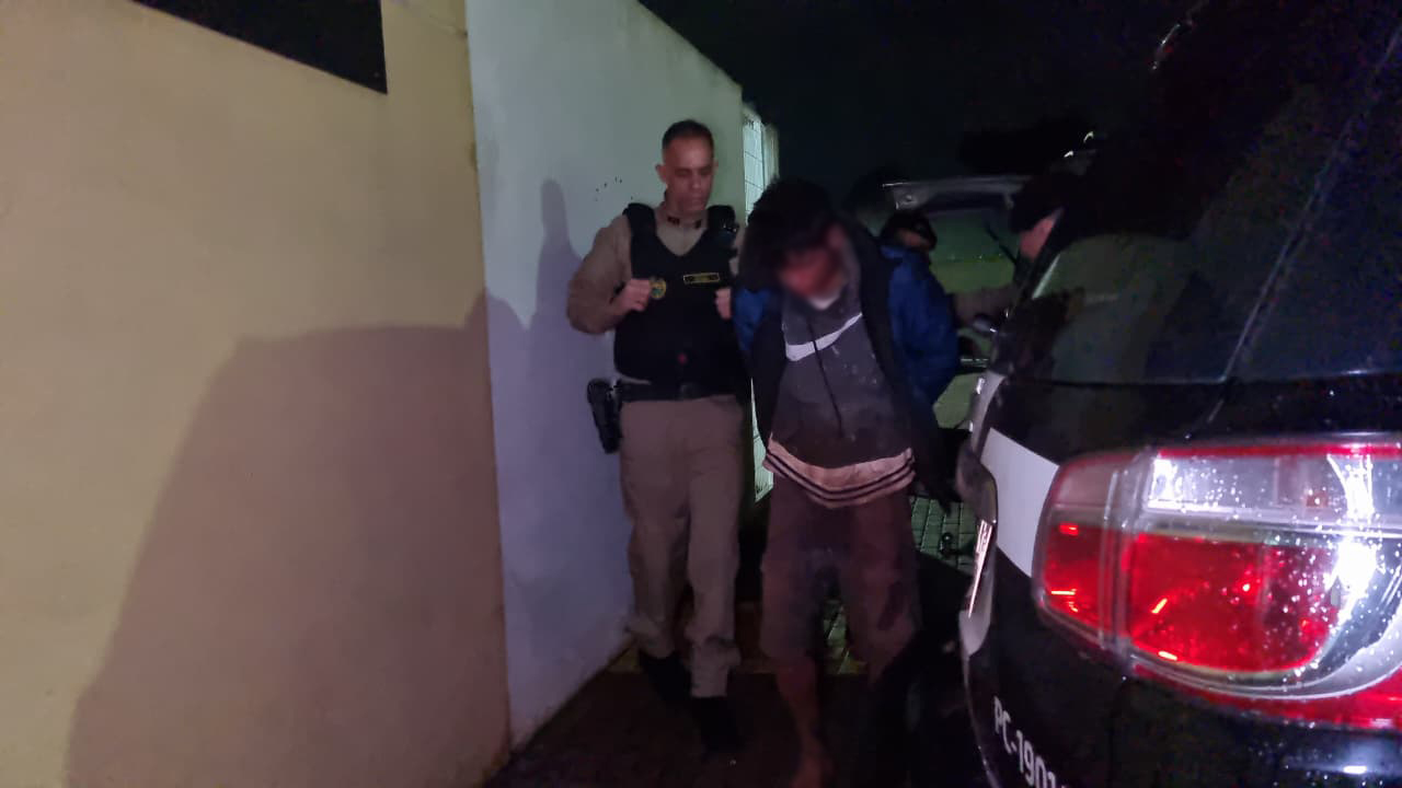 “Rato” invade casa por buraco de ar-condicionado e tenta furtar fios em Cascavel