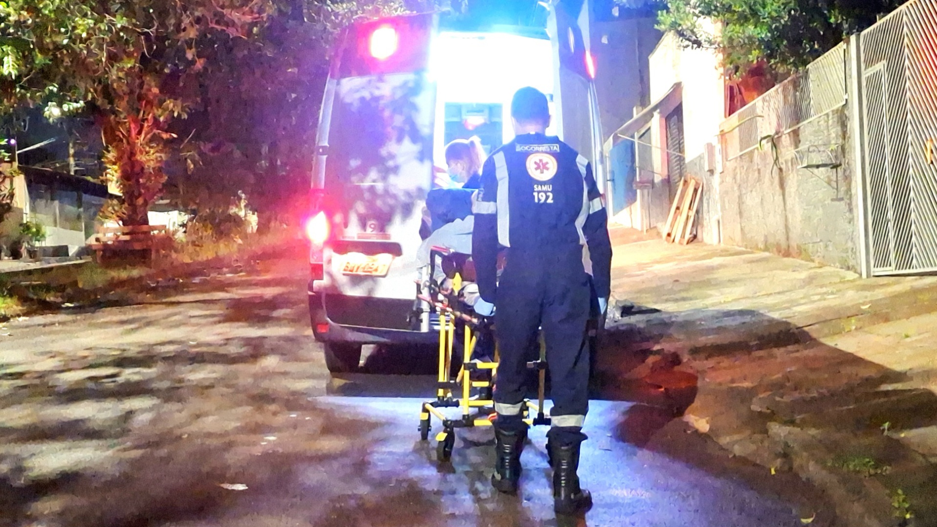 Soluços levam idoso de 82 anos a ser socorrido pelo SAMU no Bairro Guaruja