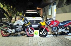 Motociclistas tentam fugir da PM e terminam com motos recolhidas no Bairro Veneza