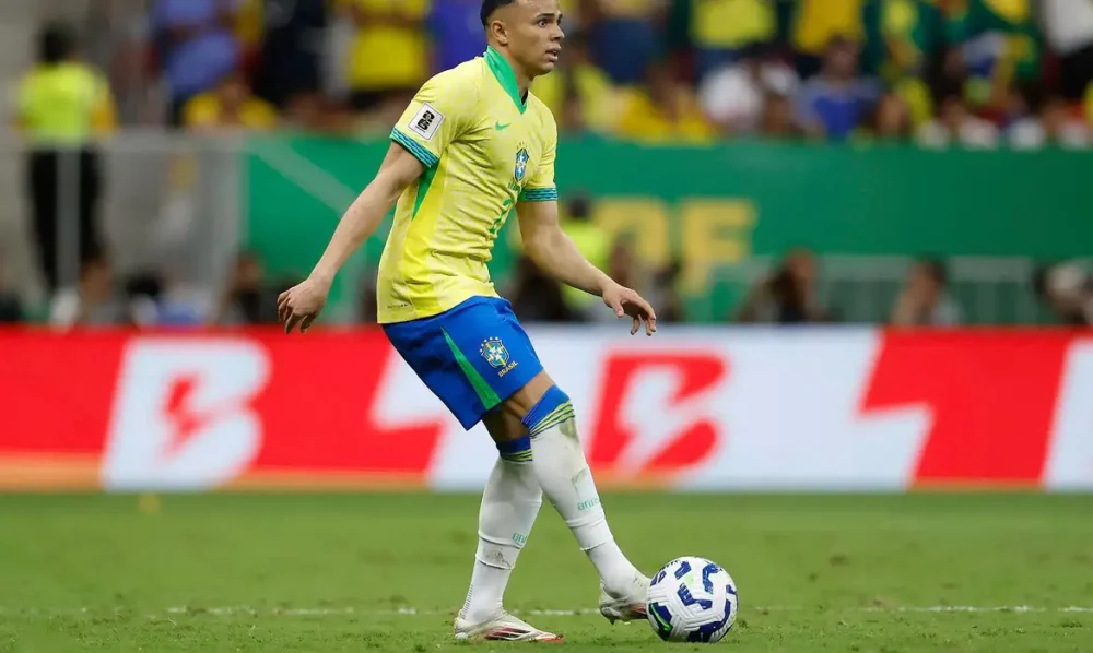 Wesley é cortado e Vanderson é convocado para amistosos da Seleção Imagem referente a Wesley é cortado e Vanderson é convocado para amistosos da Seleção