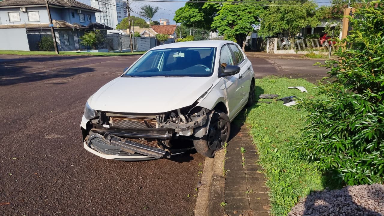Batido e abandonado: Polo chama a atenção no Bairro Country em Cascavel