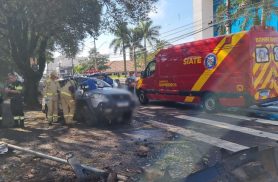 Acidente entre Audi e Palio é registrado em frente ao Teatro e motorista embriagado é preso