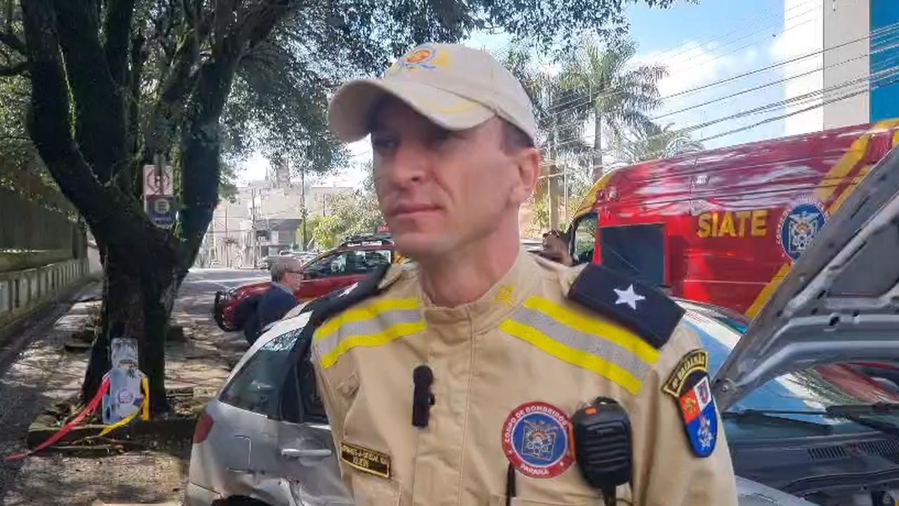 Bombeiro relata resgate de vítima idosa após forte colisão em frente ao Teatro Municipal