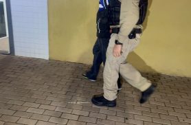 Jovem é preso após ameaçar ex-companheira com faca por ciúmes em Cascavel