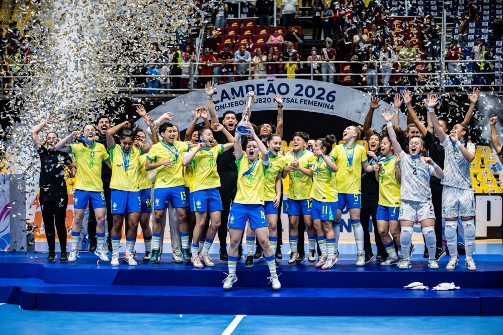 Atletas do Stein Cascavel Futsal retornam ao Brasil após tetracampeonato no Sul-Americano Sub-20 Imagem referente a Atletas do Stein Cascavel Futsal retornam ao Brasil após tetracampeonato no Sul-Americano Sub-20