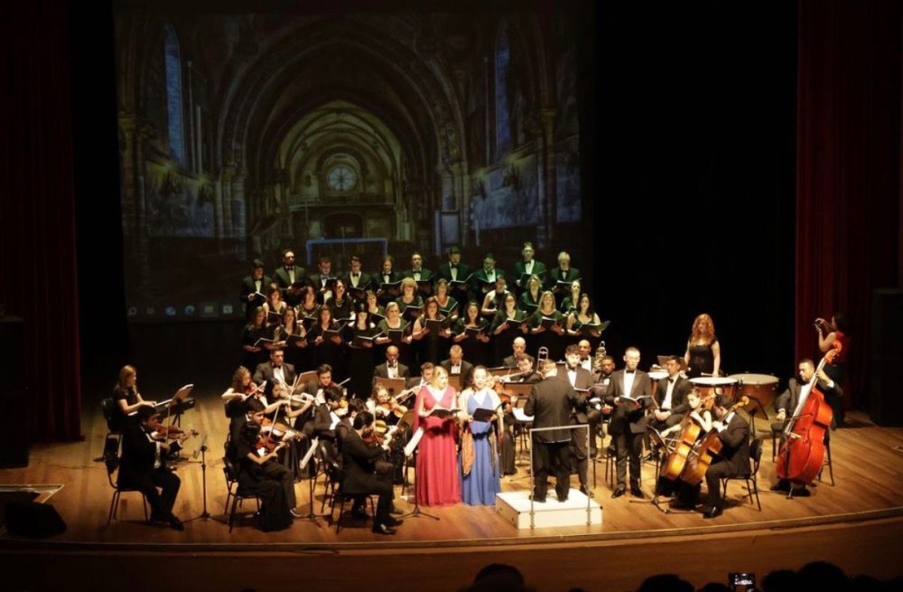 Espetáculo 9ª Noite de Gala leva música clássica para o palco do Teatro Municipal Sefrin Filho Imagem referente a Espetáculo 9ª Noite de Gala leva música clássica para o palco do Teatro Municipal Sefrin Filho