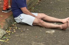 Acidente em Cascavel deixa motociclista ferido após batida contra lixeira no Conjunto Bela Vista