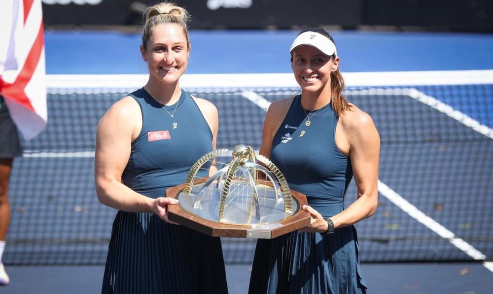 Stefani é bicampeã de duplas do SP Open, o 1º ao lado de Dabrowski Imagem referente a Stefani é bicampeã de duplas do SP Open, o 1º ao lado de Dabrowski