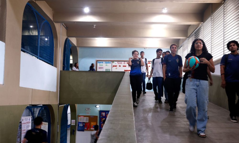 Imagem referente a Pé-de-Meia começa a pagar sexta parcela a estudantes nesta segunda